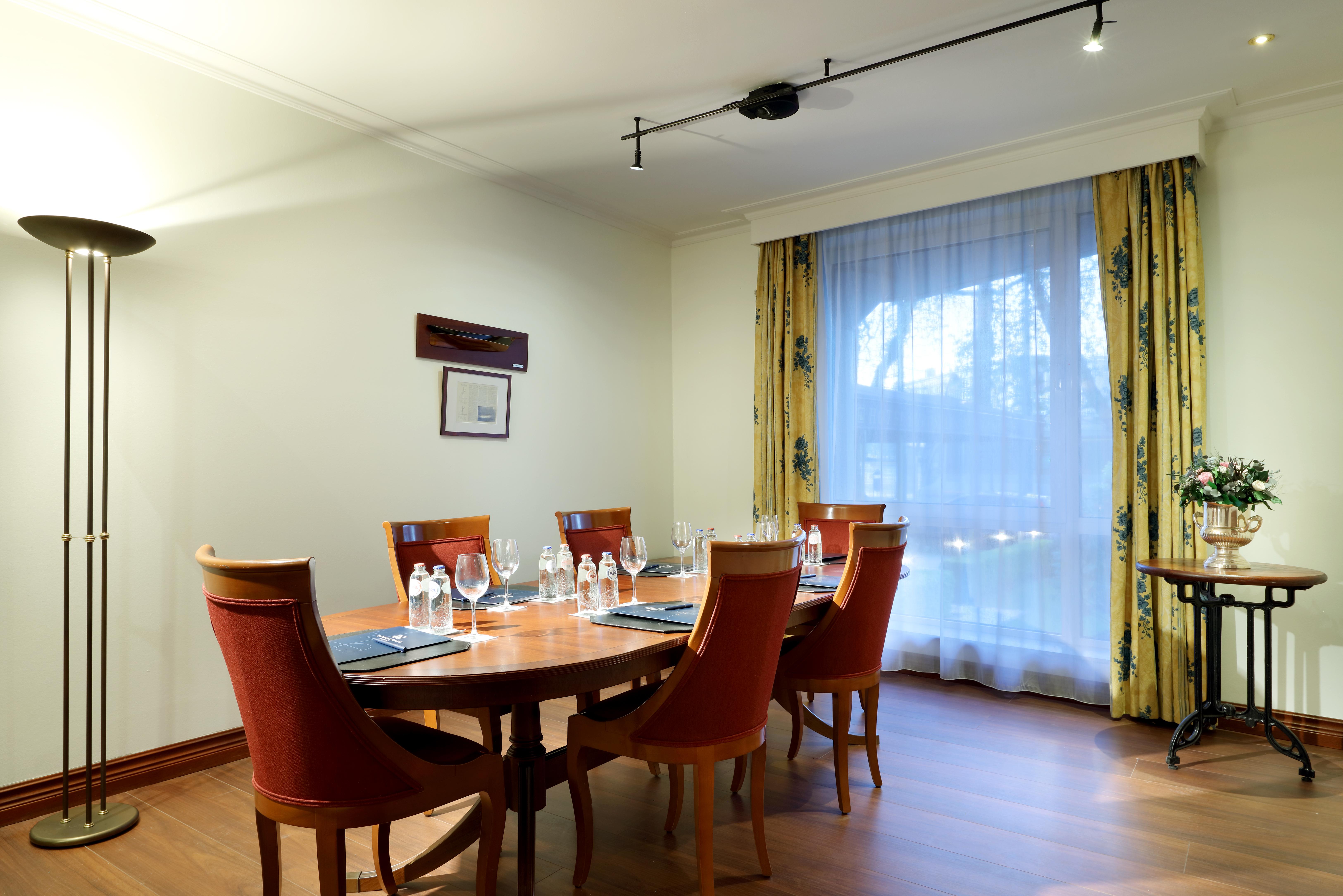 Eurostars Montgomery Bruselas Exterior foto A dining room