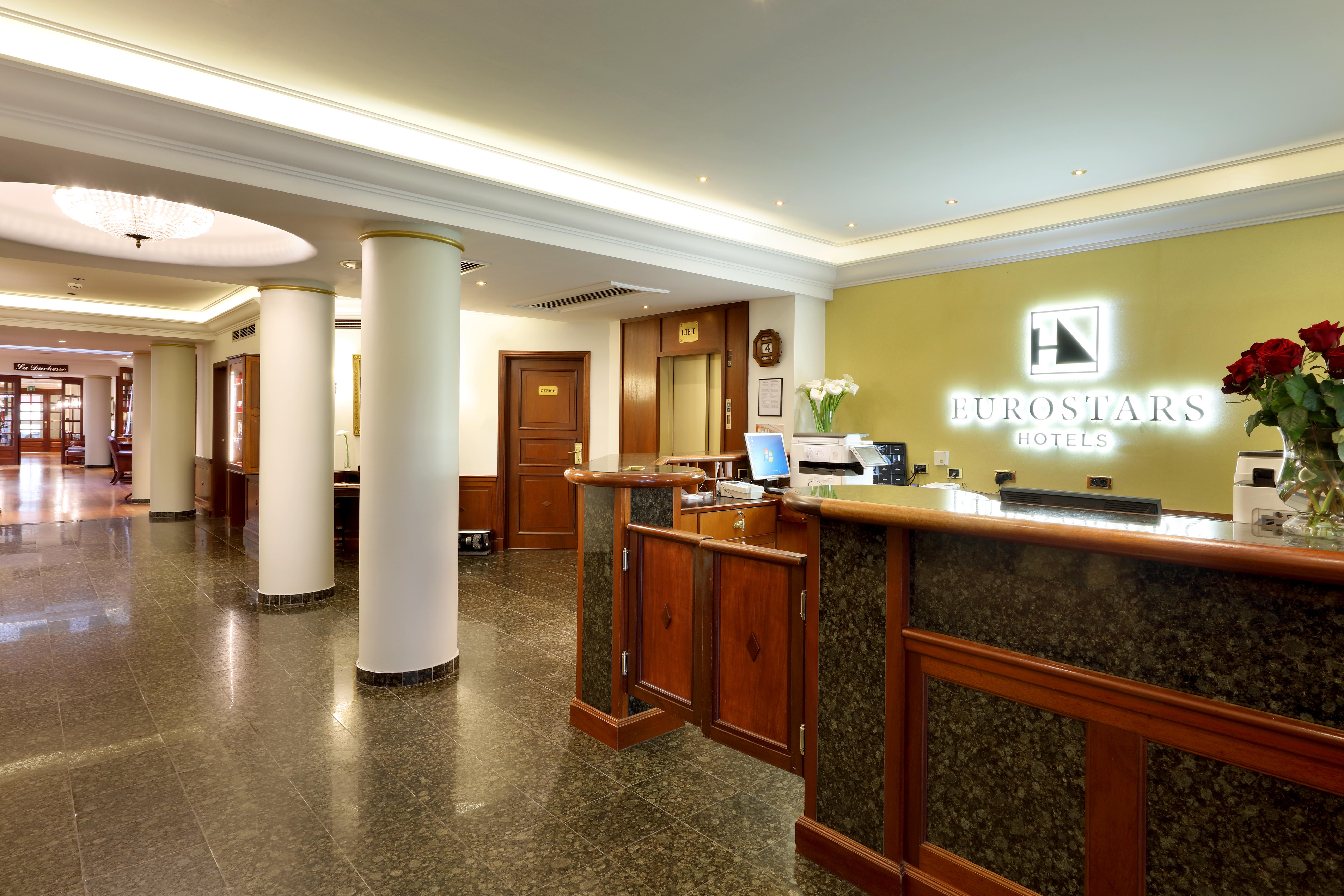 Eurostars Montgomery Bruselas Exterior foto Reception