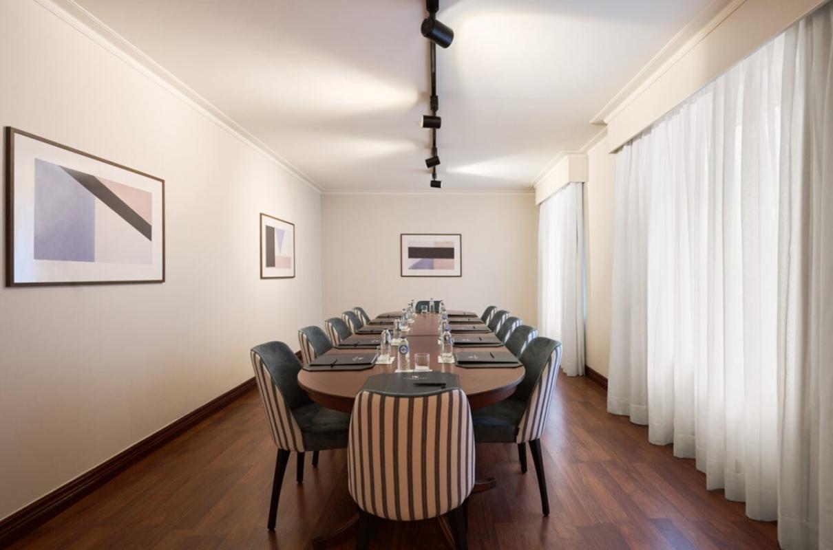 Eurostars Montgomery Bruselas Exterior foto The boardroom at the residence of the British Ambassador to the United States